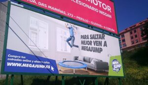 Valla publicitaria campaña Megajump